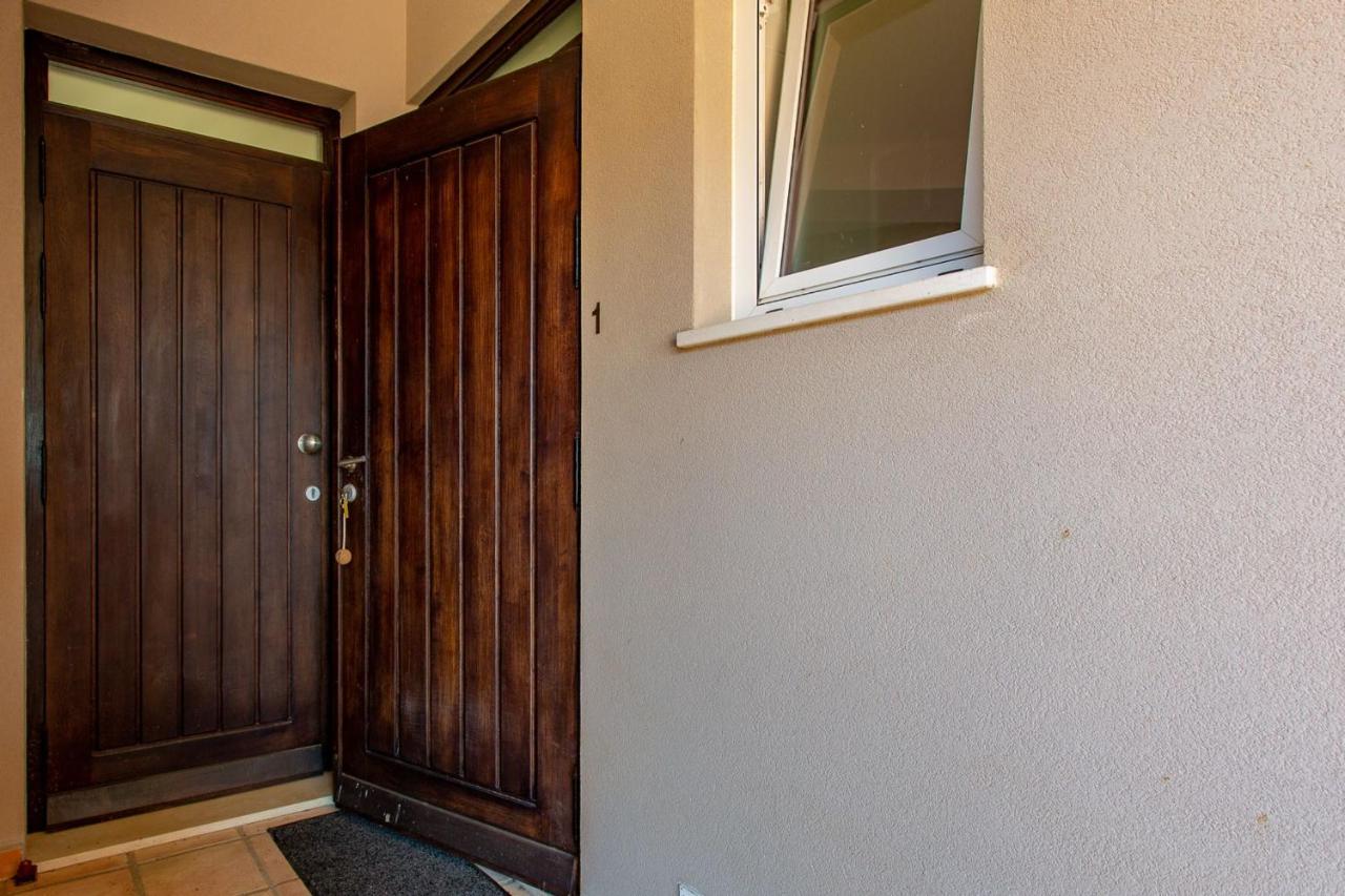 Corte Velada Guest House By Lovelystay Lagos Exterior photo