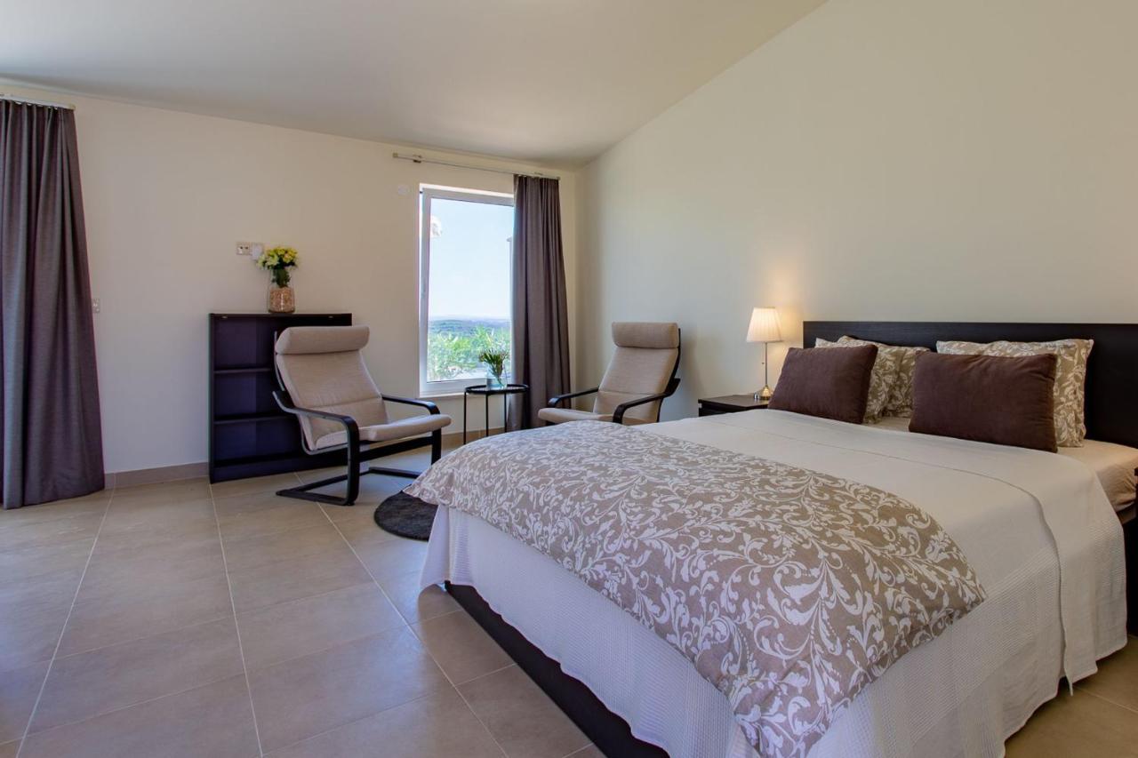 Corte Velada Guest House By Lovelystay Lagos Exterior photo