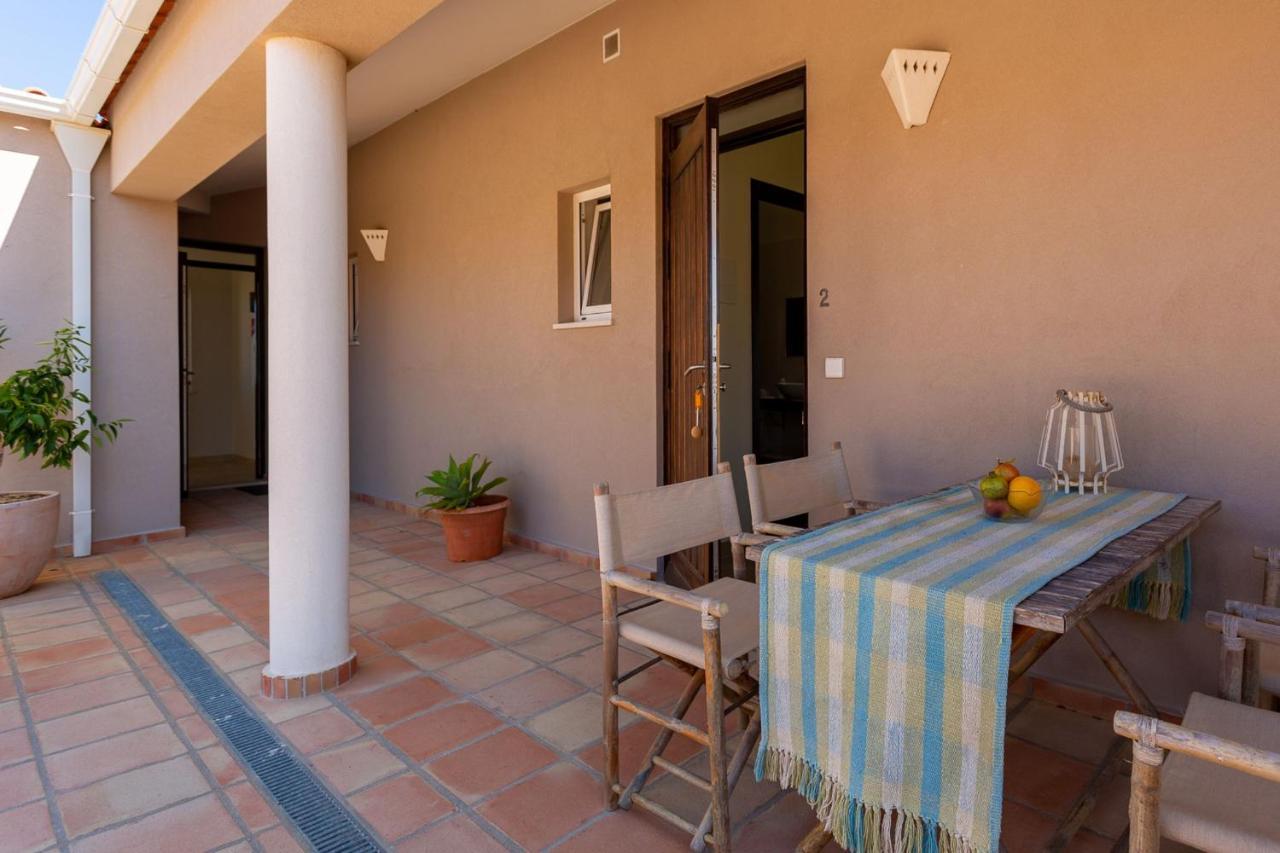 Corte Velada Guest House By Lovelystay Lagos Exterior photo